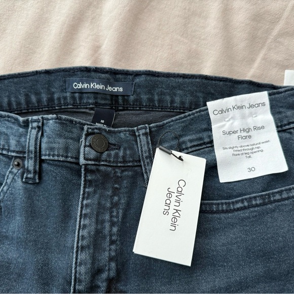 Calvin Klein high rise jeans with wide leg. - Picture 6 of 7